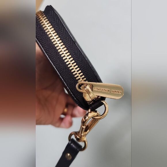 🌸Michael Kors Small Black Leather Wristlet Wallet - Picture 3 of 6